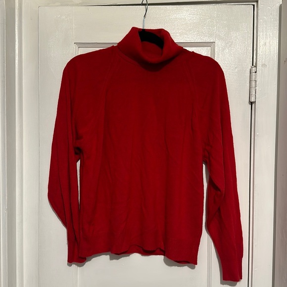 🌟SALE🌟 3 for $12🌟 red turtleneck sweater - Picture 1 of 4